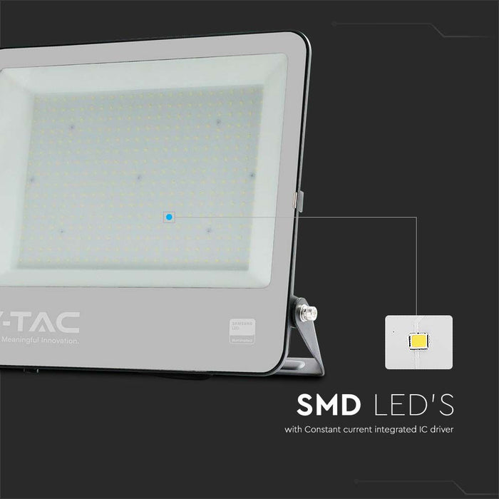 (Lot de 2) Projecteur LED SMD 300W VT-44003 avec puce Samsung, 1m de câble, 4000K, corps noir et verre gris 135LM/W