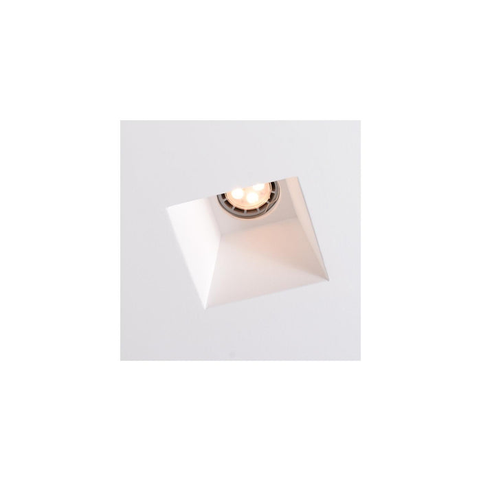 aro-downlight-integracion-escayolapladur-cuadrado-para-bombilla-led-gu10-gu53-corte-153x153-mm-ugr17.jpg