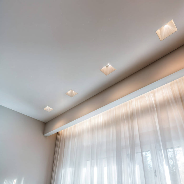 aro-downlight-integracion-escayolapladur-cuadrado-para-bombilla-led-gu10-gu53-corte-153x153-mm-ugr17.jpg