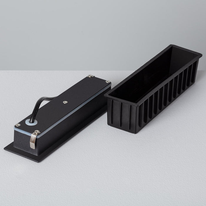baliza-exterior-led-3w-empotrable-pared-rectangular-negro-lineal-wabi.jpg
