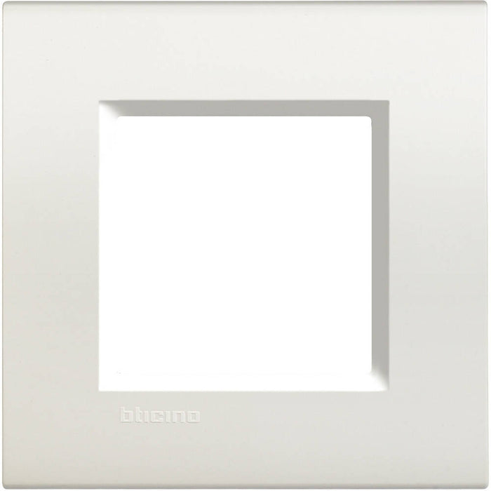 kit-interruptor-simple-conmutado-bticino-living-light.jpg