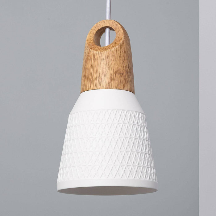lampara-colgante-ceramica-y-madera-retilles.jpg