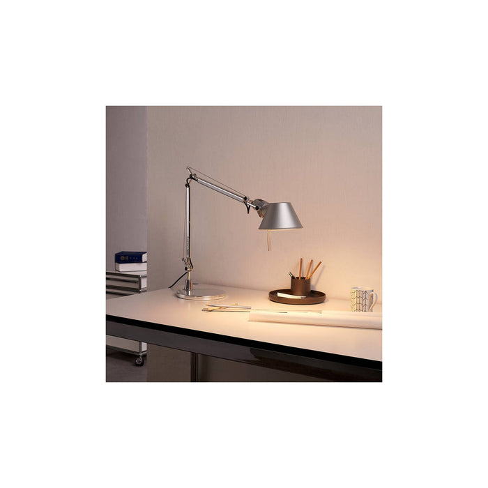 lampara-de-mesa-led-tolomeo-micro-artemide.jpg