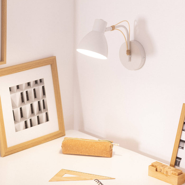 lampara-de-pared-de-madera-y-metal-cubal.jpg