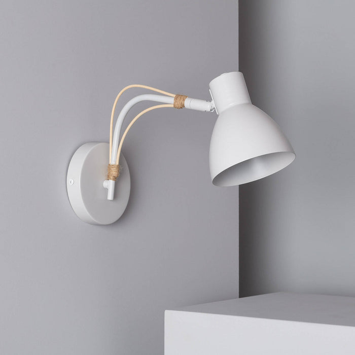 lampara-de-pared-de-madera-y-metal-cubal.jpg