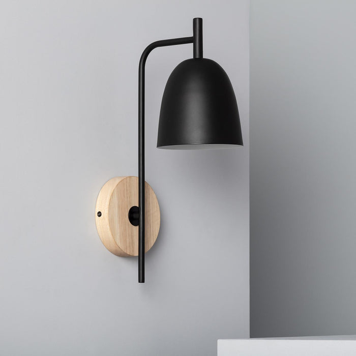 lampara-de-pared-de-madera-y-metal-fresne.jpg
