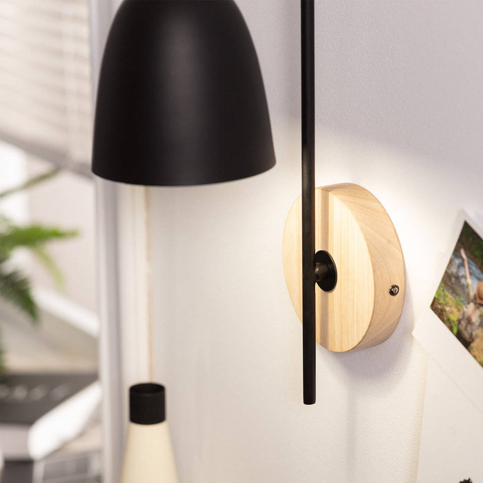 lampara-de-pared-de-madera-y-metal-fresne.jpg