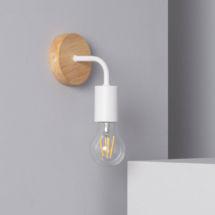 lampara-de-pared-de-madera-y-metal-jedali.jpg