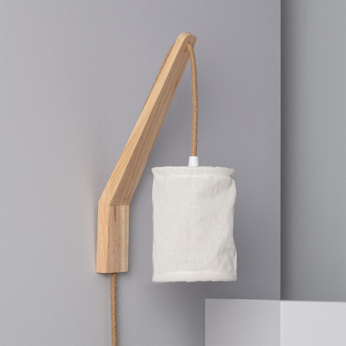 lampara-de-pared-de-madera-y-metal-kanzu.jpg