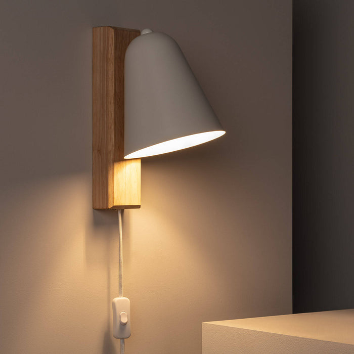 lampara-de-pared-de-madera-y-metal-mysen.jpg