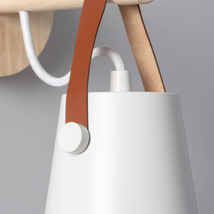 lampara-de-pared-de-madera-y-metal-tynset.jpg