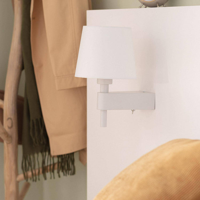 lampara-de-pared-de-metal-chini.jpg