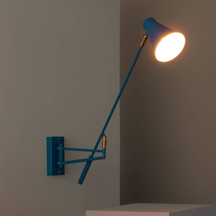 lampara-de-pared-de-metal-talda.jpg