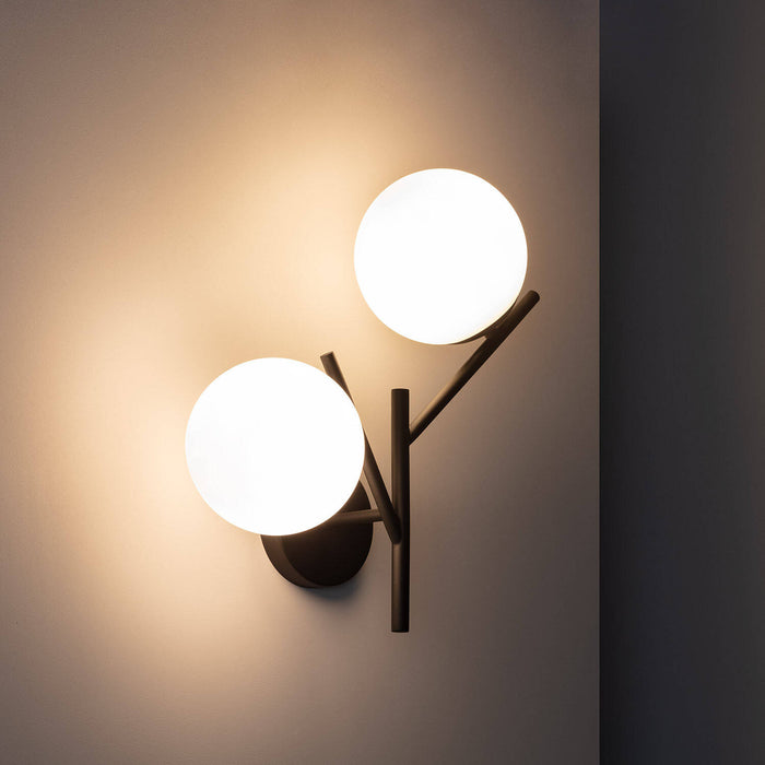 lampara-de-pared-de-metal-y-cristal-balts.jpg