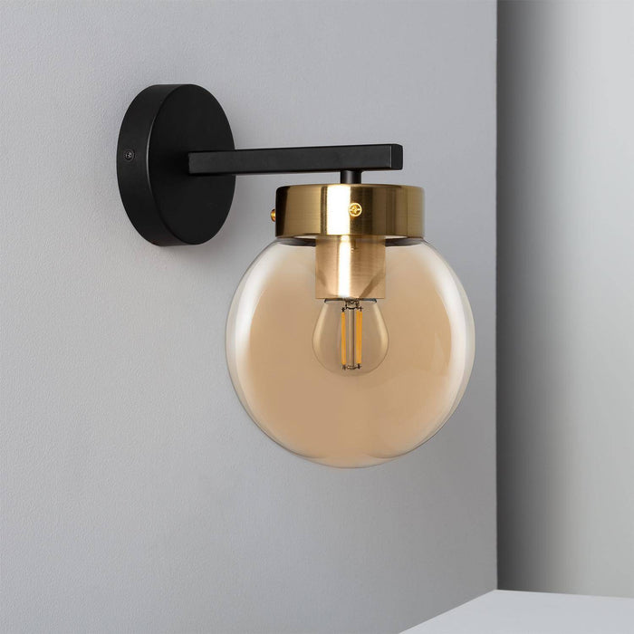 lampara-de-pared-de-metal-y-cristal-cawu.jpg