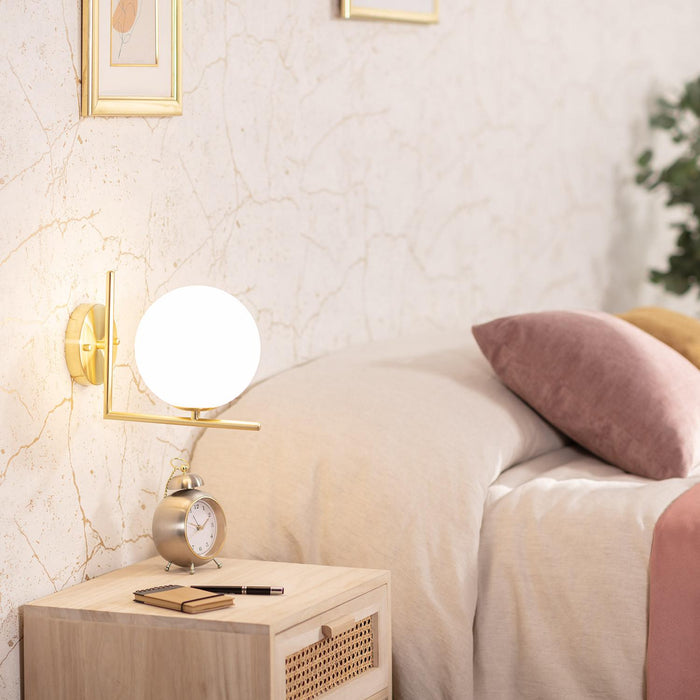 lampara-de-pared-de-metal-y-cristal-moonlight-design.jpg