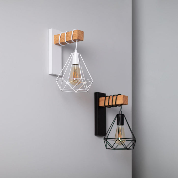 lampara-de-pared-de-metal-y-madera-sardo.jpg