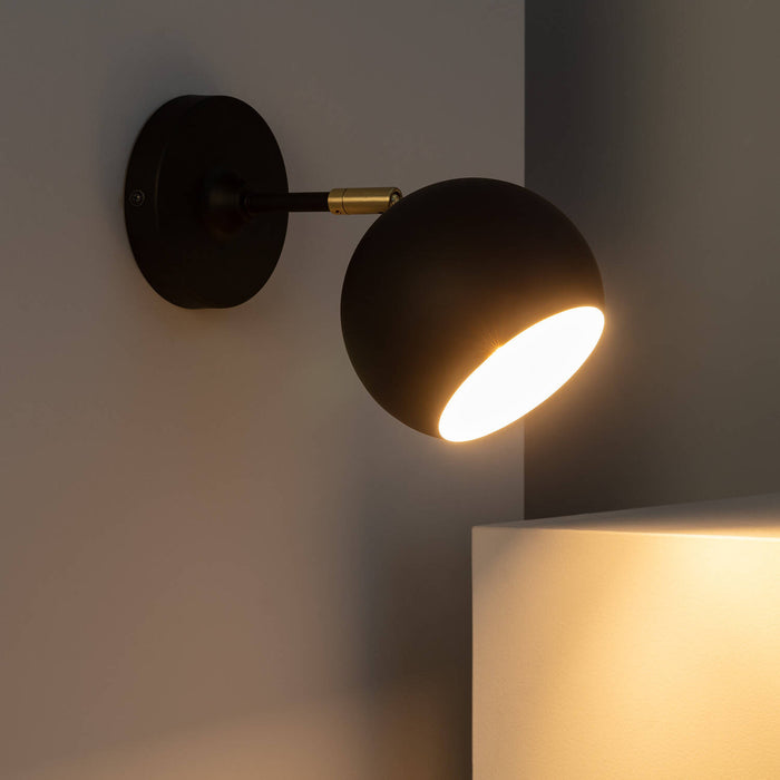 lampara-de-pared-metal-belta.jpg