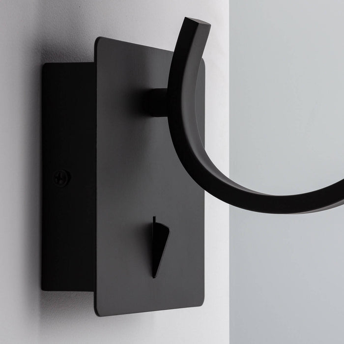 lampara-de-pared-metal-kuombi.jpg